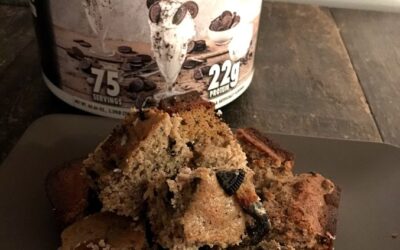 PROTEIN COOKIES AND CREAM BLONDIES